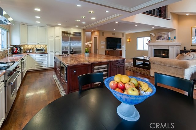 619 Broadway, Redondo Beach, California 90277, 3 Bedrooms Bedrooms, ,2 BathroomsBathrooms,Residential,Sold,Broadway,SB17102336