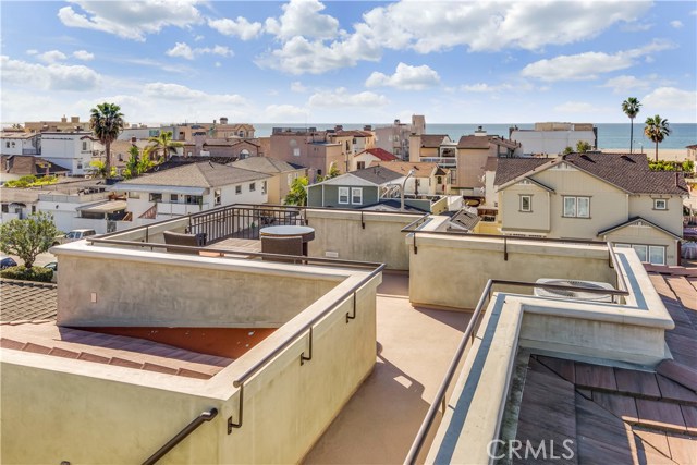 640 Hermosa Avenue, Hermosa Beach, California 90254, 3 Bedrooms Bedrooms, ,3 BathroomsBathrooms,Residential,Sold,Hermosa,SB20004668