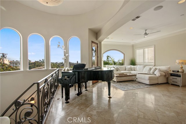 808 Maria Avenue, Redondo Beach, California 90277, 4 Bedrooms Bedrooms, ,3 BathroomsBathrooms,Residential,Sold,Maria,SB20184388