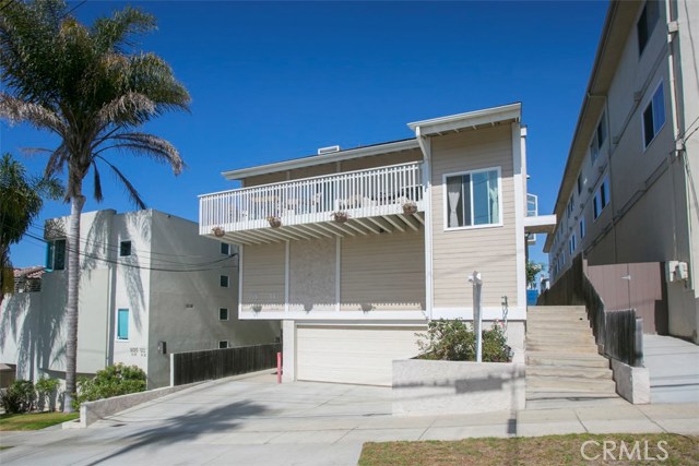 943 1st Street, Hermosa Beach, California 90254, 2 Bedrooms Bedrooms, ,2 BathroomsBathrooms,Residential,Sold,1st,SB17097562