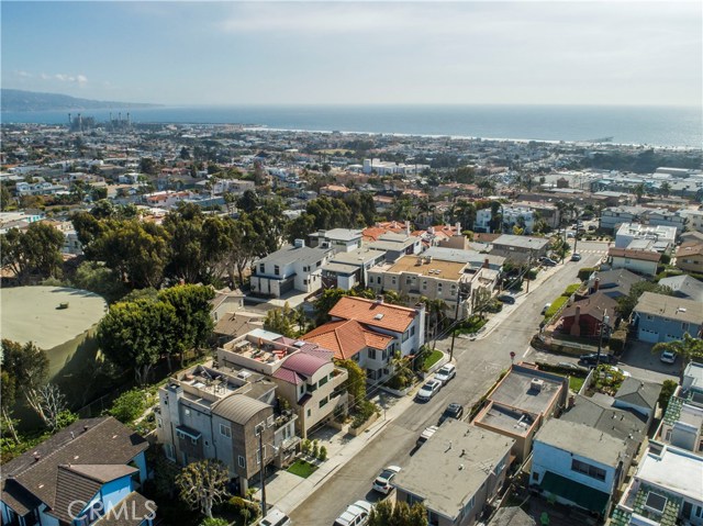 1220 17th Street, Hermosa Beach, California 90254, 4 Bedrooms Bedrooms, ,3 BathroomsBathrooms,Residential,Sold,17th,SB18159711