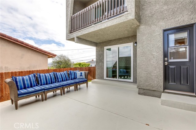 719 Prospect Avenue, Redondo Beach, California 90277, 4 Bedrooms Bedrooms, ,1 BathroomBathrooms,Residential,Sold,Prospect,SB19099865