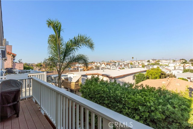 1626 Stanford Avenue, Redondo Beach, California 90278, 3 Bedrooms Bedrooms, ,2 BathroomsBathrooms,Residential,Sold,Stanford,SB21017575