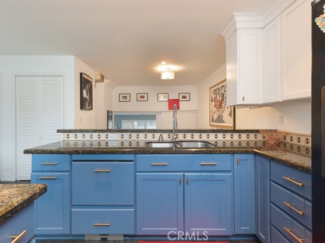 2112 Warfield Avenue, Redondo Beach, California 90278, 2 Bedrooms Bedrooms, ,2 BathroomsBathrooms,Residential,Sold,Warfield,SB19176207