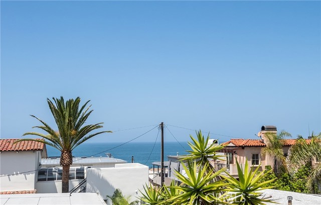 705 Crest Drive, Manhattan Beach, California 90266, 5 Bedrooms Bedrooms, ,2 BathroomsBathrooms,Residential,Sold,Crest,SB20098855