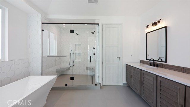 1020 Avenue A, Redondo Beach, California 90277, 6 Bedrooms Bedrooms, ,6 BathroomsBathrooms,Residential,Sold,Avenue A,PV20189738