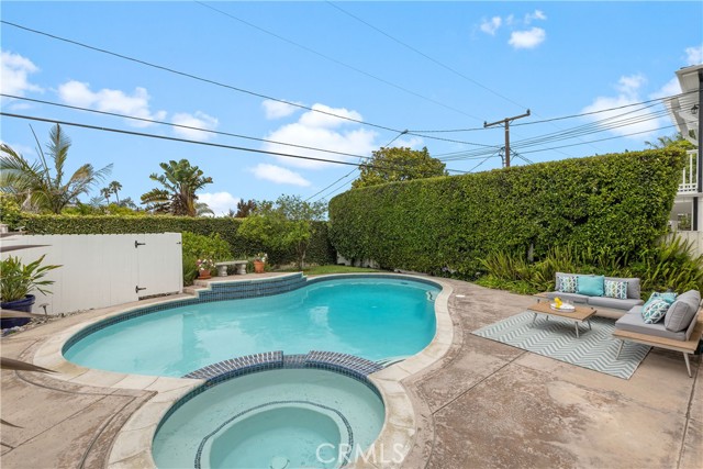 519 Juanita Avenue, Redondo Beach, California 90277, 5 Bedrooms Bedrooms, ,2 BathroomsBathrooms,Residential,Sold,Juanita,SB21138287