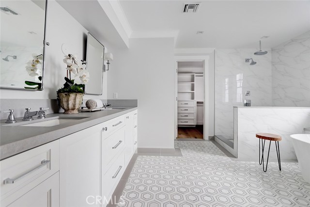 2205 Vista, Manhattan Beach, California 90266, 4 Bedrooms Bedrooms, ,3 BathroomsBathrooms,Residential,Sold,Vista,SB20089456