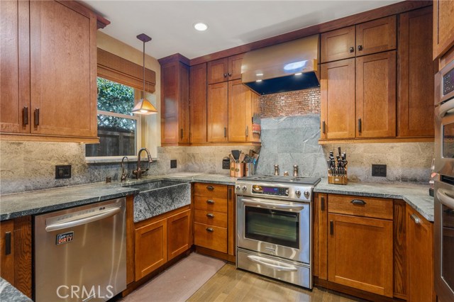 1829 Poinsettia Avenue, Manhattan Beach, California 90266, 3 Bedrooms Bedrooms, ,2 BathroomsBathrooms,Residential,Sold,Poinsettia,SB20054439