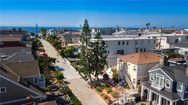413 5th Street, Manhattan Beach, California 90266, 4 Bedrooms Bedrooms, ,2 BathroomsBathrooms,Residential,Sold,5th,SB21054746