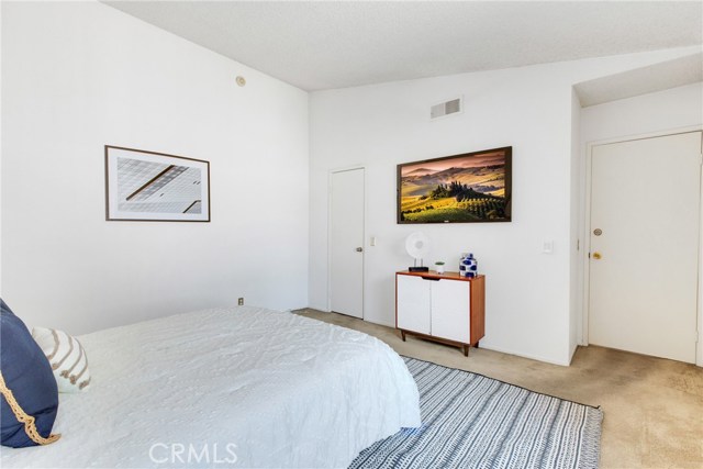 2 Bed Home for Sale in Van Nuys, California