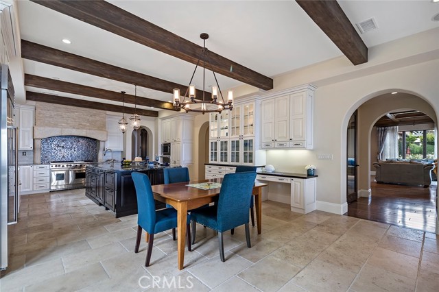 Eating area in Kitchen or great place to play board games