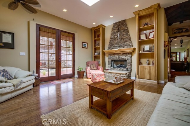 1019 Spencer Street, Redondo Beach, California 90277, 2 Bedrooms Bedrooms, ,1 BathroomBathrooms,Residential,Sold,Spencer,SB17195188