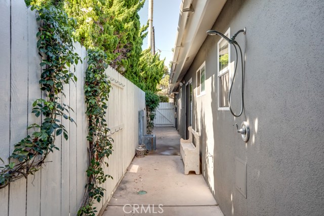 904 Knob Hill Avenue, Redondo Beach, California 90277, 4 Bedrooms Bedrooms, ,2 BathroomsBathrooms,Residential,Sold,Knob Hill,SB20157214