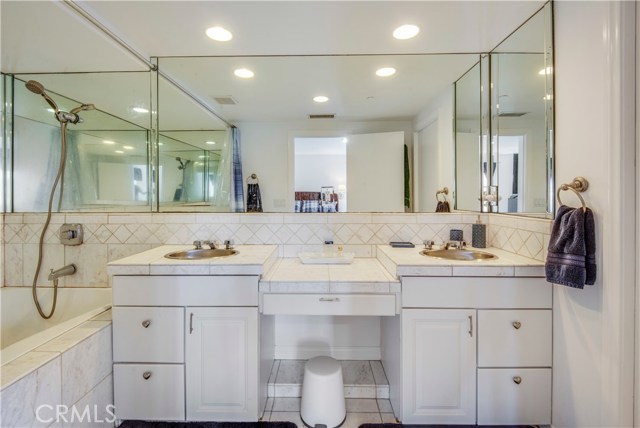 2605 Inglewood Avenue, Redondo Beach, California 90278, 4 Bedrooms Bedrooms, ,1 BathroomBathrooms,Residential,Sold,Inglewood,SB18180144