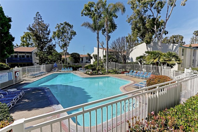 800 Camino Real, Redondo Beach, California 90277, 2 Bedrooms Bedrooms, ,2 BathroomsBathrooms,Residential,Sold,Camino Real,SB21118912