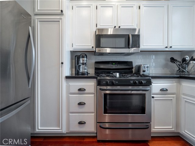 1304 12th Street, Manhattan Beach, California 90266, 2 Bedrooms Bedrooms, ,2 BathroomsBathrooms,Residential,Sold,12th,SB20056135
