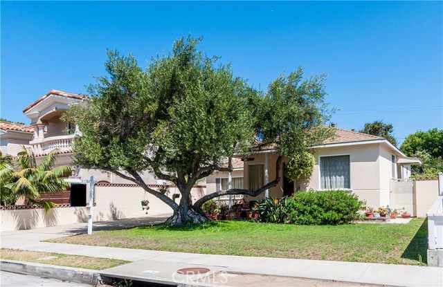 1311 19th Street, Manhattan Beach, California 90266, 2 Bedrooms Bedrooms, ,1 BathroomBathrooms,Residential,Sold,19th,SB17196068