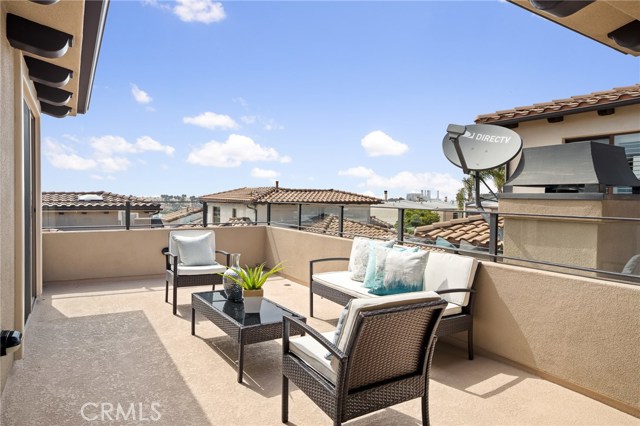 123 Guadalupe Avenue, Redondo Beach, California 90277, 4 Bedrooms Bedrooms, ,3 BathroomsBathrooms,Residential,Sold,Guadalupe,SB20152173