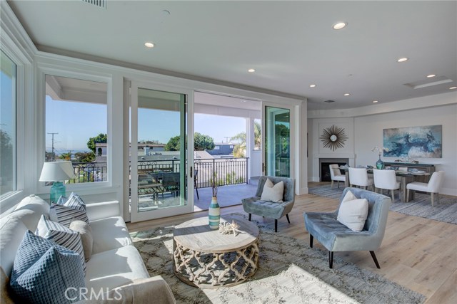 1037 2nd Street, Hermosa Beach, California 90254, 4 Bedrooms Bedrooms, ,3 BathroomsBathrooms,Residential,Sold,2nd,SB19264836