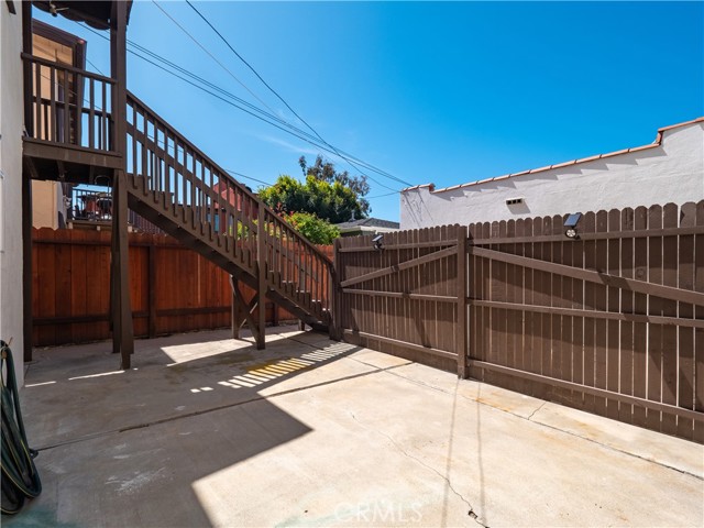 636 Manhattan Avenue, Hermosa Beach, California 90254, ,Residential Income,Sold,Manhattan,SB21080073