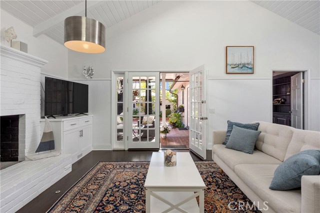 668 36th Street, Manhattan Beach, California 90266, 3 Bedrooms Bedrooms, ,2 BathroomsBathrooms,Residential,Sold,36th,SB21007690