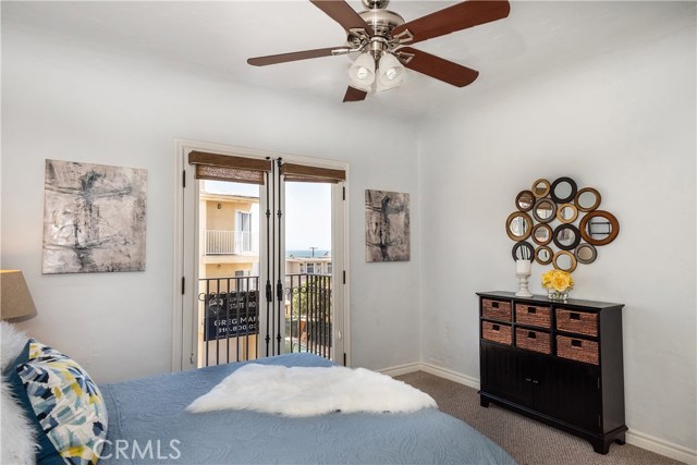 205 40th Street, Manhattan Beach, California 90266, 2 Bedrooms Bedrooms, ,1 BathroomBathrooms,Residential,Sold,40th,SB20076163