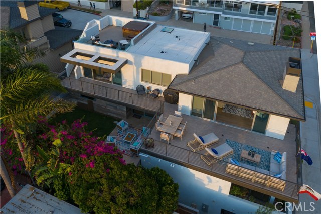 801 Ocean Drive, Hermosa Beach, California 90254, 4 Bedrooms Bedrooms, ,5 BathroomsBathrooms,Residential,Sold,Ocean,SB19222362