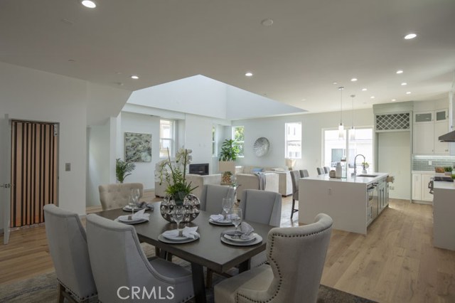 213 Juanita Avenue, Redondo Beach, California 90277, 4 Bedrooms Bedrooms, ,4 BathroomsBathrooms,Residential,Sold,Juanita,SB19068362