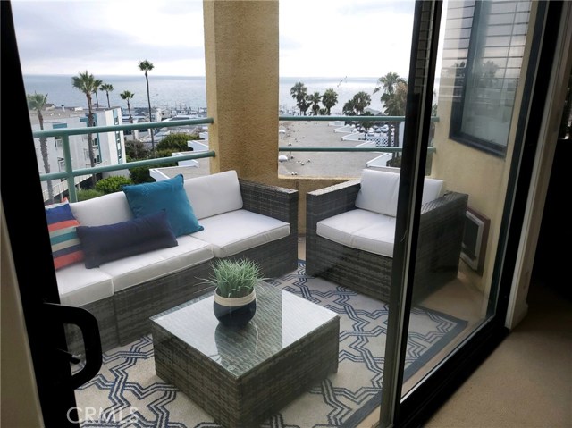 510 The Village, Redondo Beach, California 90277, 2 Bedrooms Bedrooms, ,2 BathroomsBathrooms,Residential,Sold,The Village,SB19198306