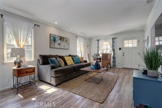 118 Helberta Avenue, Redondo Beach, California 90277, 3 Bedrooms Bedrooms, ,3 BathroomsBathrooms,Residential,Sold,Helberta,SB18247405