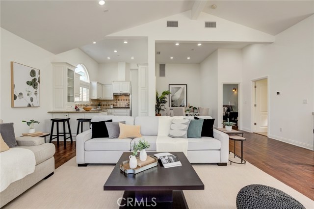 228 Juanita Avenue, Redondo Beach, California 90277, 4 Bedrooms Bedrooms, ,2 BathroomsBathrooms,Residential,Sold,Juanita,SB20139705