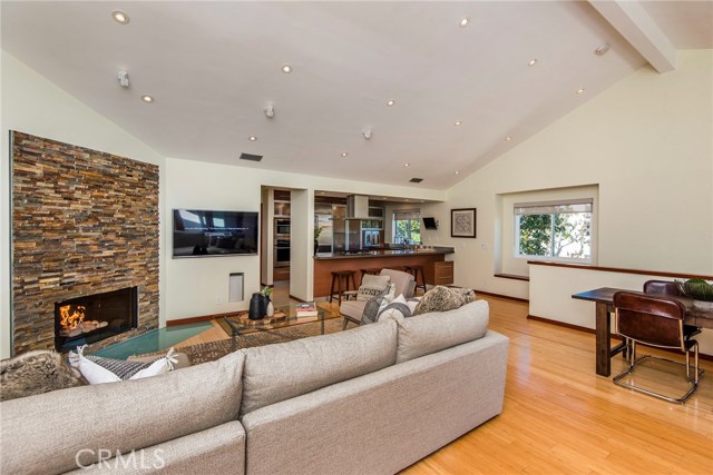 708 Garnet Street, Redondo Beach, California 90277, 3 Bedrooms Bedrooms, ,3 BathroomsBathrooms,Residential,Sold,Garnet,SB18229298