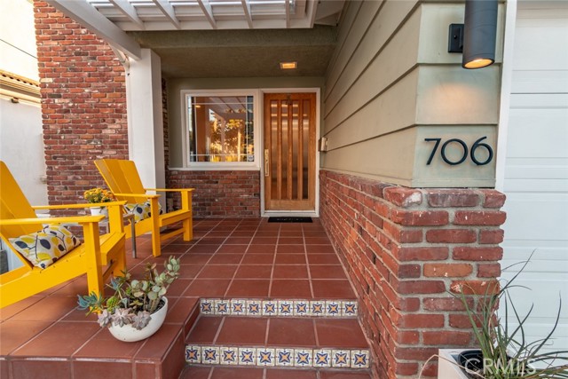 706 Serpentine Street, Redondo Beach, California 90277, 4 Bedrooms Bedrooms, ,2 BathroomsBathrooms,Residential,Sold,Serpentine,SB21039323