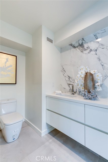 206 Moonstone Street, Manhattan Beach, California 90266, 4 Bedrooms Bedrooms, ,1 BathroomBathrooms,Residential,Sold,Moonstone,SB19150217