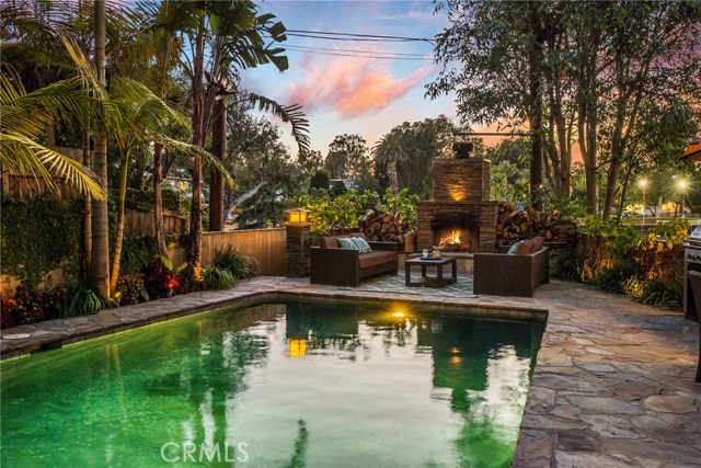 Such a gorgeous place to relax or entertain