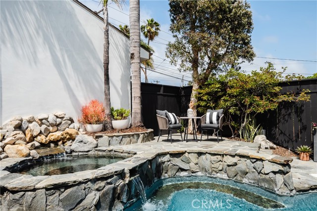 587 36th Street, Manhattan Beach, California 90266, 3 Bedrooms Bedrooms, ,2 BathroomsBathrooms,Residential,Sold,36th,SB21105044