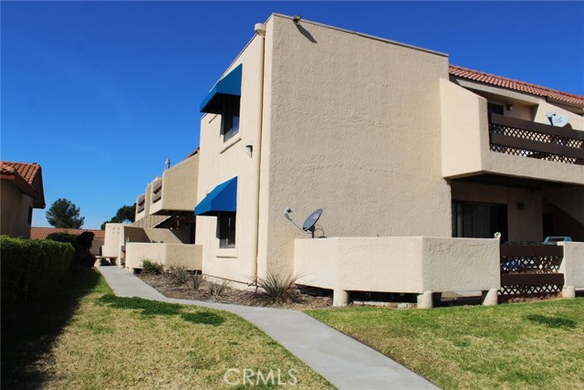 Detail Gallery Image 1 of 1 For 2266 Bradford Ave #111,  Highland,  CA 92346 - 2 Beds | 1 Baths