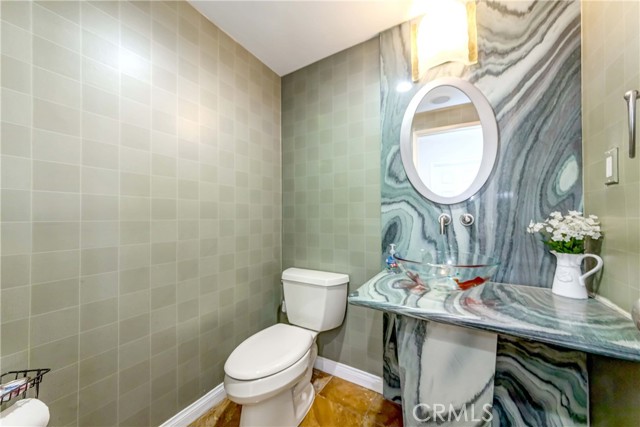 1/2 bath