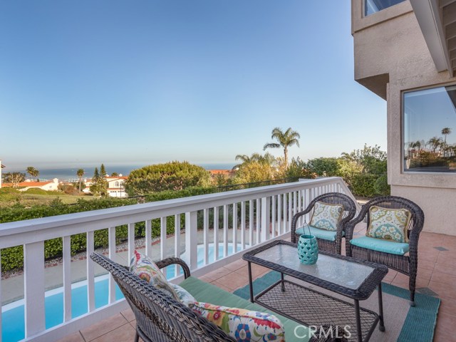 16 Avenida De Camelia, Rancho Palos Verdes, California 90275, 4 Bedrooms Bedrooms, ,3 BathroomsBathrooms,Residential,Sold,Avenida De Camelia,PV17086557