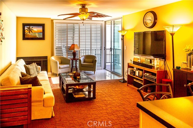 555 Esplanade, Redondo Beach, California 90277, 2 Bedrooms Bedrooms, ,2 BathroomsBathrooms,Residential,Sold,Esplanade,SB17042204