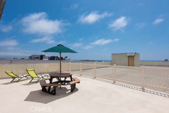 Deck adjacent unit with views forever