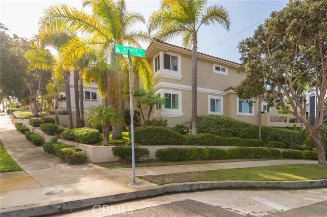 727 Lucia Avenue, Redondo Beach, California 90277, 3 Bedrooms Bedrooms, ,2 BathroomsBathrooms,Residential,Sold,Lucia,SB17222950
