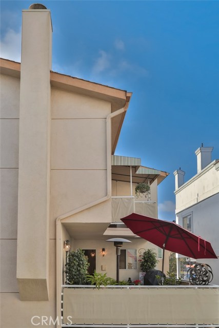 511 11th St #B, Hermosa Beach, California 90254, 4 Bedrooms Bedrooms, ,2 BathroomsBathrooms,Residential,Sold,11th St #B,SB18214403