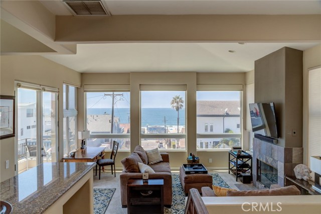84 Manhattan Avenue, Manhattan Beach, California 90266, 3 Bedrooms Bedrooms, ,3 BathroomsBathrooms,Residential,Sold,Manhattan,SB21020402