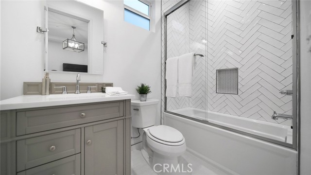 2010 Aviation Way, Redondo Beach, California 90278, 5 Bedrooms Bedrooms, ,5 BathroomsBathrooms,Residential,Sold,Aviation,PV21055057