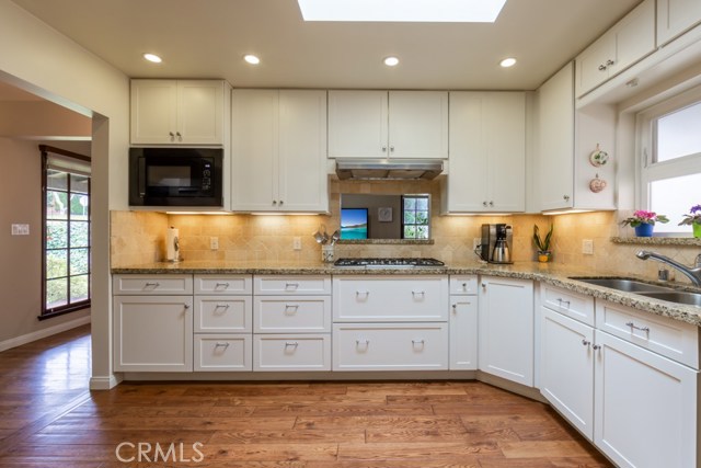 729 27th Street, Manhattan Beach, California 90266, 3 Bedrooms Bedrooms, ,2 BathroomsBathrooms,Residential,Sold,27th,RS20129725