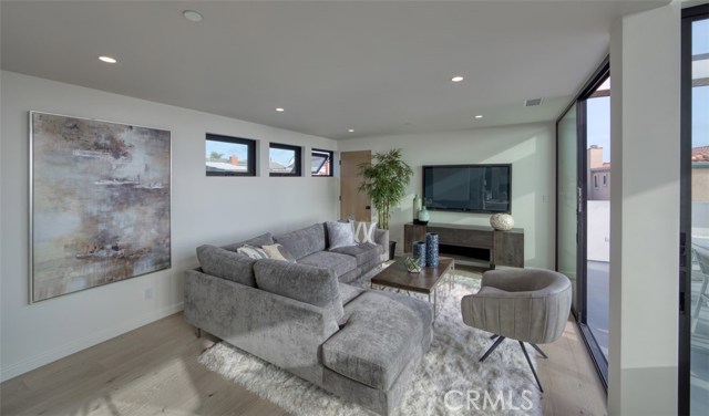 246 30th Street, Hermosa Beach, California 90254, 4 Bedrooms Bedrooms, ,4 BathroomsBathrooms,Residential,Sold,30th,SB19212204