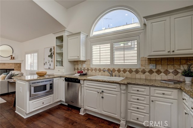 228 Juanita Avenue, Redondo Beach, California 90277, 4 Bedrooms Bedrooms, ,2 BathroomsBathrooms,Residential,Sold,Juanita,SB20139705