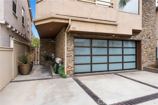 712 Highland Avenue, Manhattan Beach, California 90266, 3 Bedrooms Bedrooms, ,4 BathroomsBathrooms,Residential,Sold,Highland,SB21087613